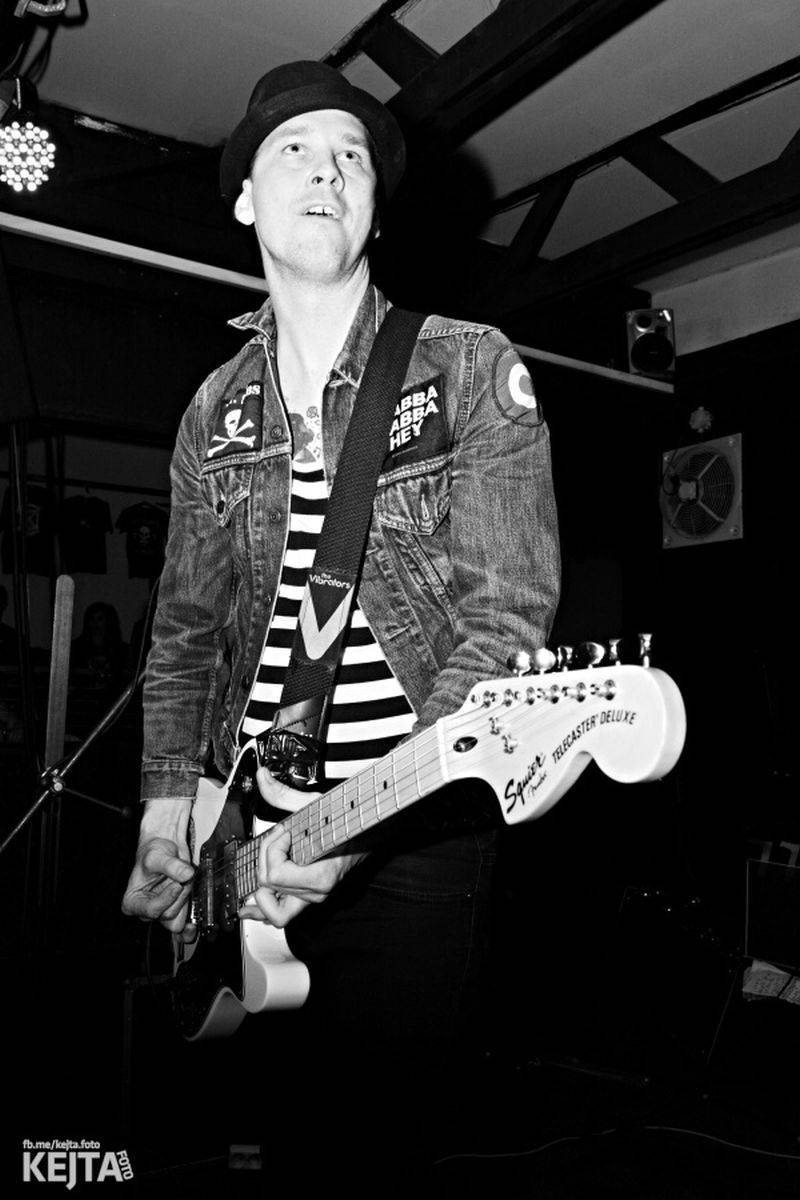 Za koule punk fest hostil v Modré Vopici SPS, The Fialky, Punk Floid i Houbu