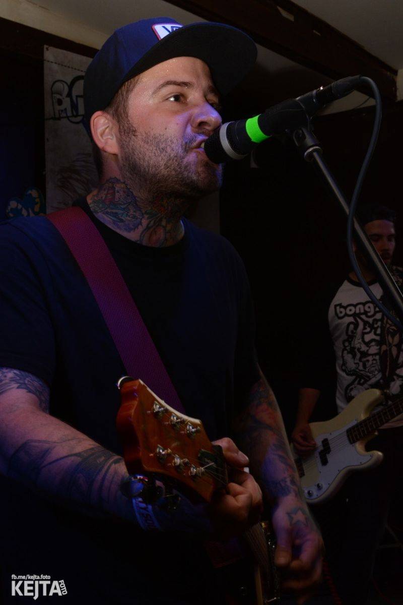 Za koule punk fest hostil v Modré Vopici SPS, The Fialky, Punk Floid i Houbu