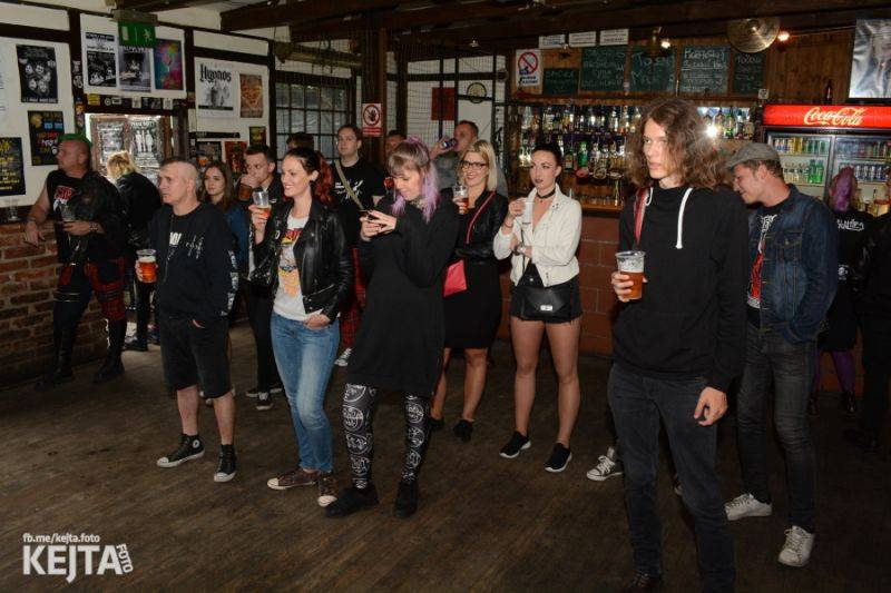 Za koule punk fest hostil v Modré Vopici SPS, The Fialky, Punk Floid i Houbu