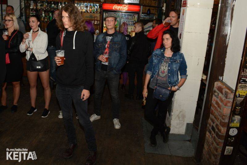 Za koule punk fest hostil v Modré Vopici SPS, The Fialky, Punk Floid i Houbu