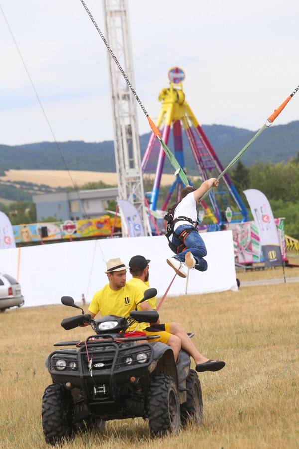 TopFest v Piešťanech: Program prvního dne narušil vítr, Rag'N'Bone Man i Bastille hráli na menších pódiích