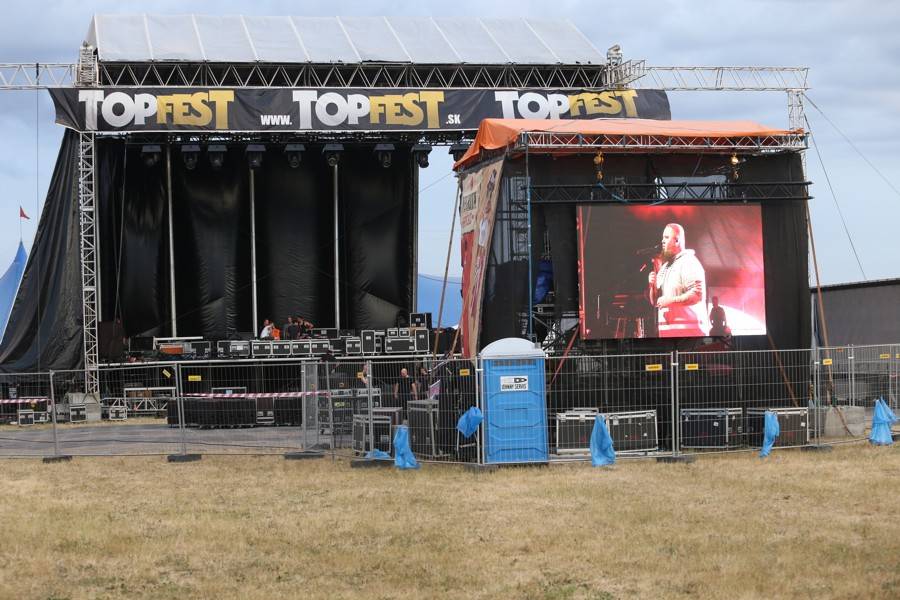 TopFest v Piešťanech: Program prvního dne narušil vítr, Rag'N'Bone Man i Bastille hráli na menších pódiích