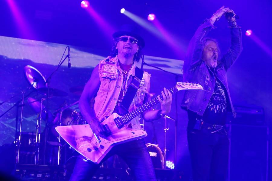 TopFest v Piešťanech: Druhému dni kralovali Kabát, Karel Gott nebo Amy Macdonald