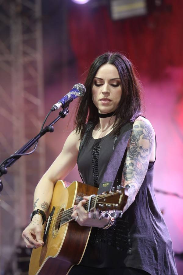 TopFest v Piešťanech: Druhému dni kralovali Kabát, Karel Gott nebo Amy Macdonald