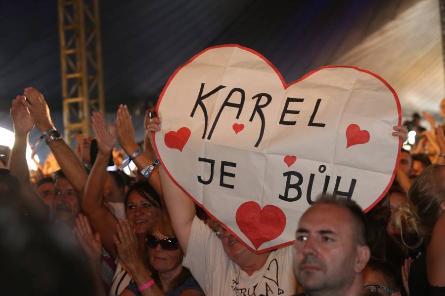 TopFest v Piešťanech: Druhému dni kralovali Kabát, Karel Gott nebo Amy Macdonald