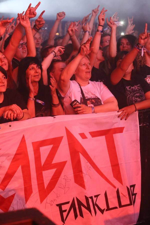 TopFest v Piešťanech: Druhému dni kralovali Kabát, Karel Gott nebo Amy Macdonald