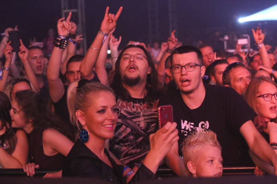 TopFest v Piešťanech: Druhému dni kralovali Kabát, Karel Gott nebo Amy Macdonald