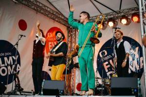 Hudební program v Karlových Varech pokračoval s Circus Brothers