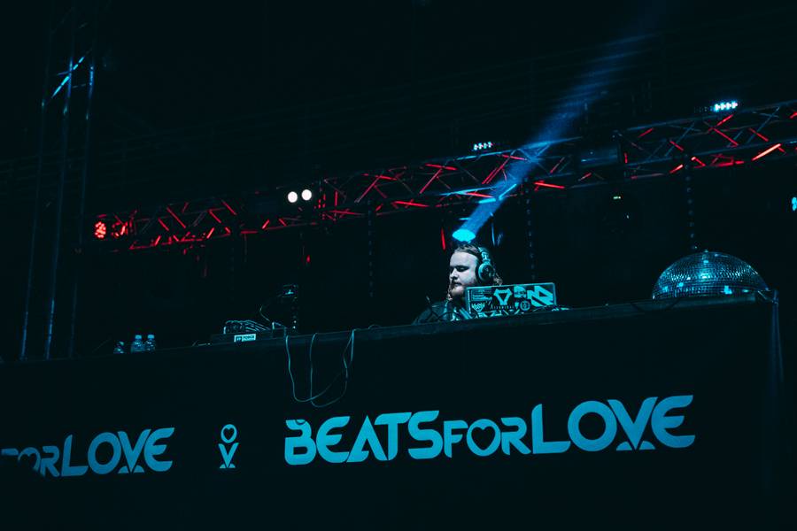 Festival Beats For Love: První den vzal Ostravu útokem Fatboy Slim a také průtrž mračen