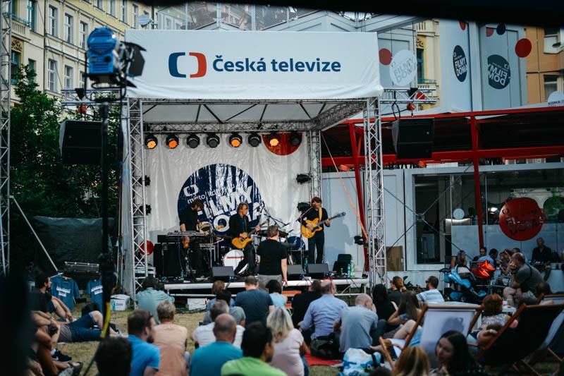 Houpací koně potěšili v Karlových Varech příznivce alternativního rocku