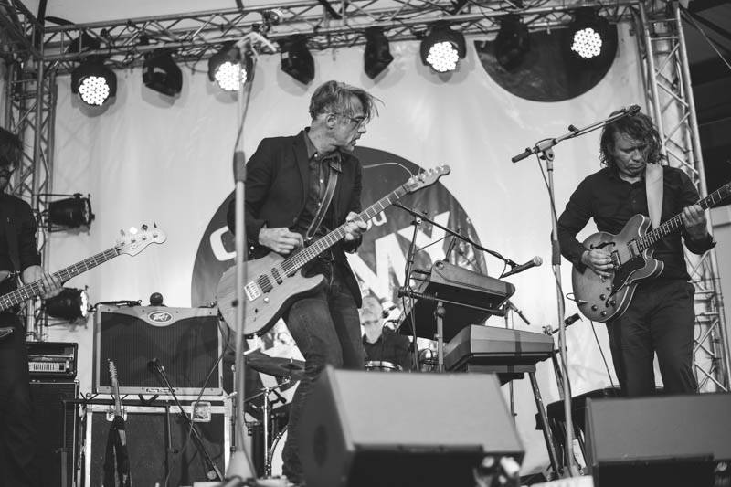 Houpací koně potěšili v Karlových Varech příznivce alternativního rocku