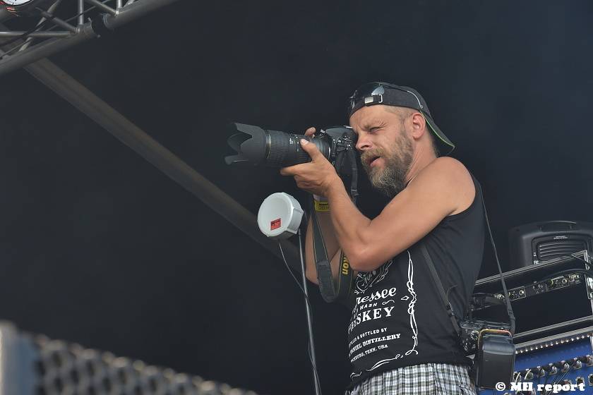 Pekelný ostrov Holýšov: V první den došlo na žádost o ruku, vystoupili David Koller, Harlej nebo Alkehol