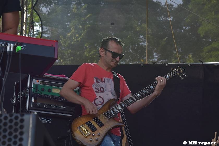 Pekelný ostrov Holýšov: V první den došlo na žádost o ruku, vystoupili David Koller, Harlej nebo Alkehol