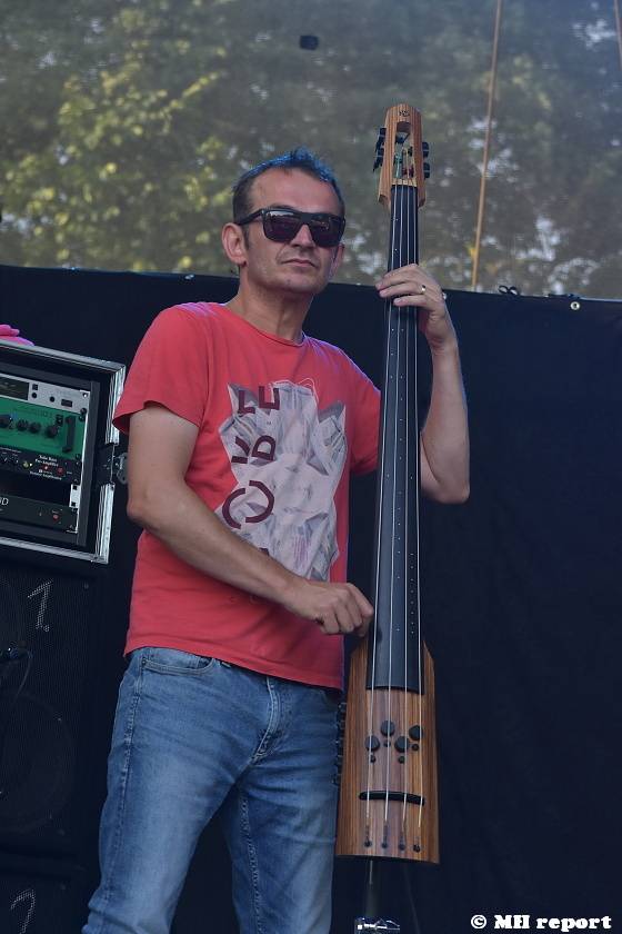 Pekelný ostrov Holýšov: V první den došlo na žádost o ruku, vystoupili David Koller, Harlej nebo Alkehol