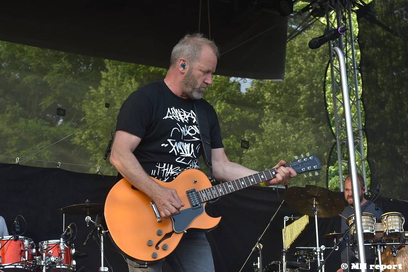 Pekelný ostrov Holýšov: V první den došlo na žádost o ruku, vystoupili David Koller, Harlej nebo Alkehol