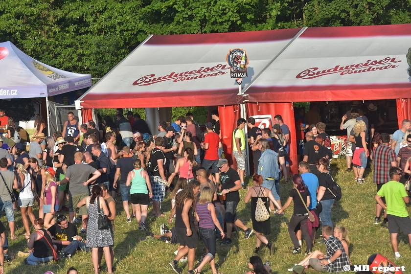 Pekelný ostrov Holýšov: V první den došlo na žádost o ruku, vystoupili David Koller, Harlej nebo Alkehol