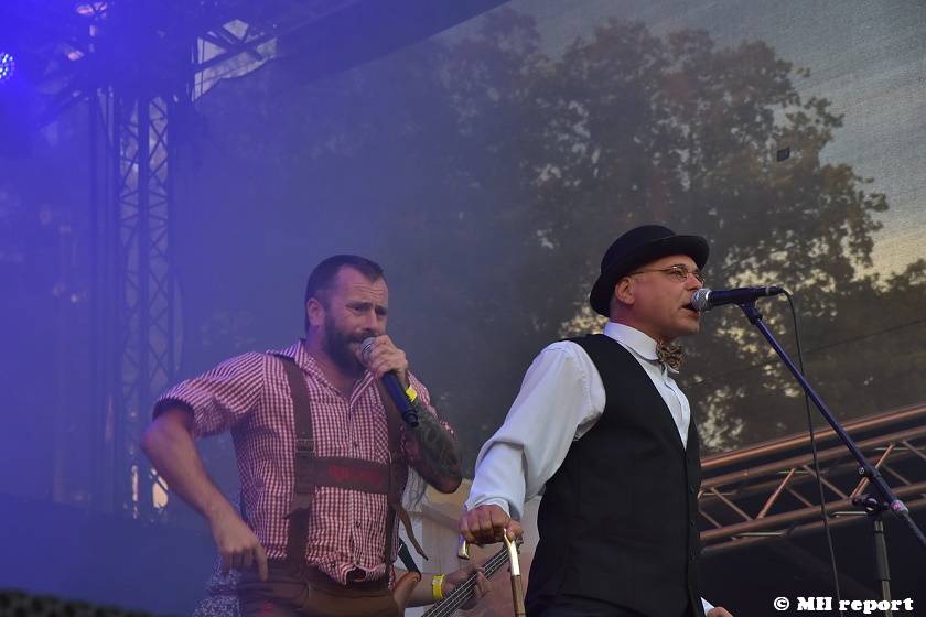 Pekelný ostrov Holýšov: V první den došlo na žádost o ruku, vystoupili David Koller, Harlej nebo Alkehol