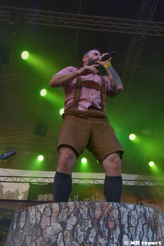 Pekelný ostrov Holýšov: V první den došlo na žádost o ruku, vystoupili David Koller, Harlej nebo Alkehol