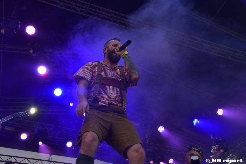 Pekelný ostrov Holýšov: V první den došlo na žádost o ruku, vystoupili David Koller, Harlej nebo Alkehol