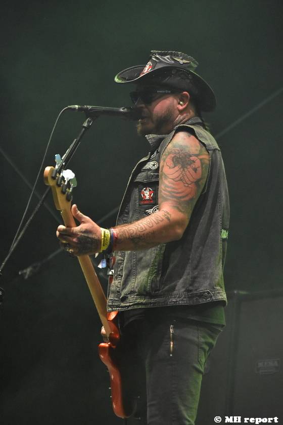 Pekelný ostrov Holýšov: V první den došlo na žádost o ruku, vystoupili David Koller, Harlej nebo Alkehol