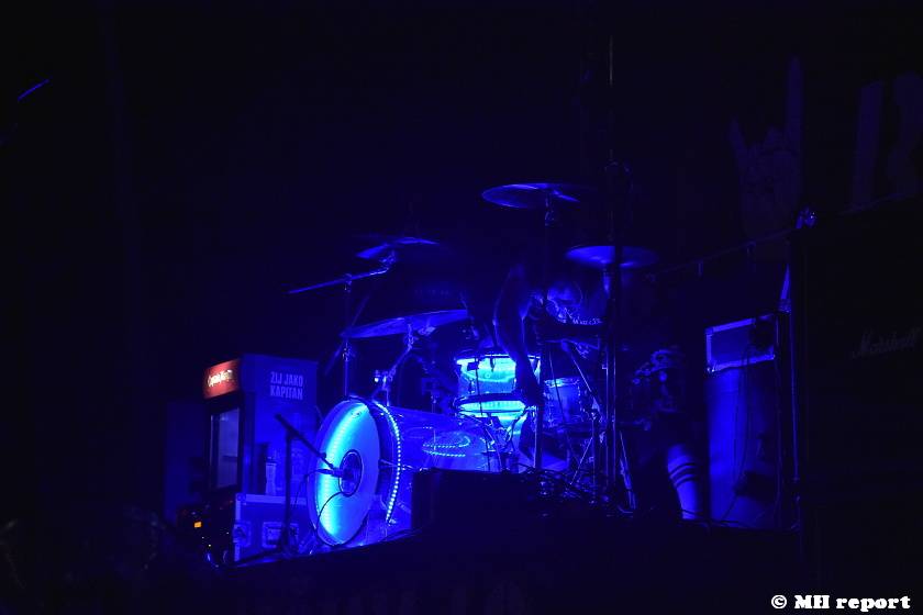 Pekelný ostrov Holýšov: V první den došlo na žádost o ruku, vystoupili David Koller, Harlej nebo Alkehol