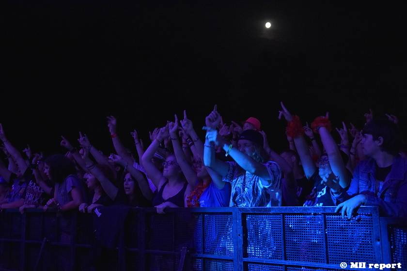 Pekelný ostrov Holýšov: V první den došlo na žádost o ruku, vystoupili David Koller, Harlej nebo Alkehol