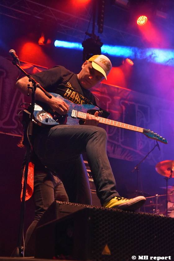 Pekelný ostrov Holýšov: V první den došlo na žádost o ruku, vystoupili David Koller, Harlej nebo Alkehol