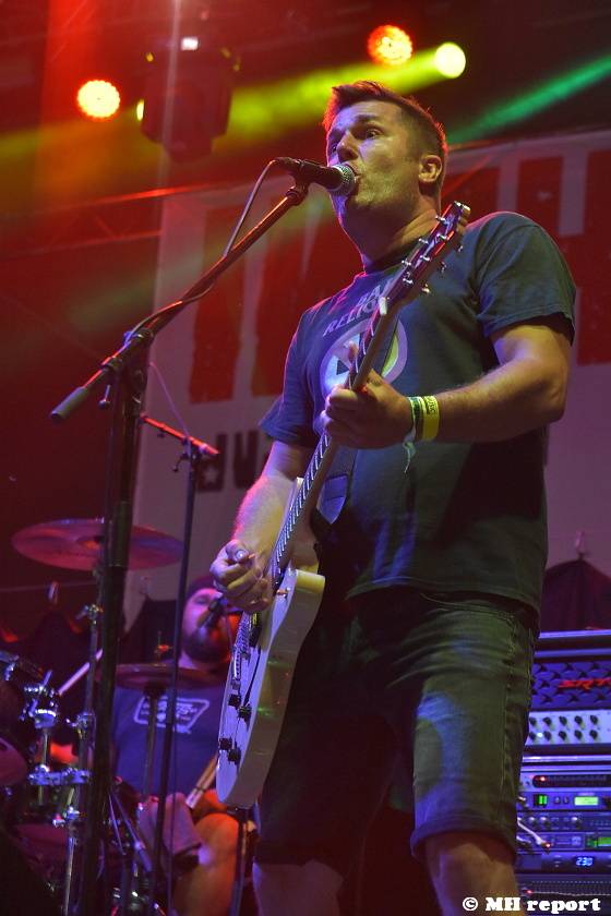 Pekelný ostrov Holýšov: V první den došlo na žádost o ruku, vystoupili David Koller, Harlej nebo Alkehol