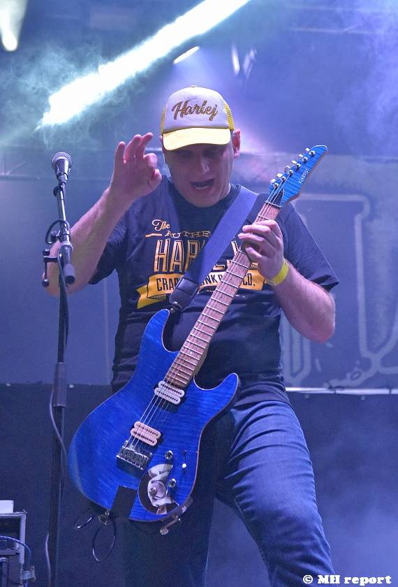 Pekelný ostrov Holýšov: V první den došlo na žádost o ruku, vystoupili David Koller, Harlej nebo Alkehol