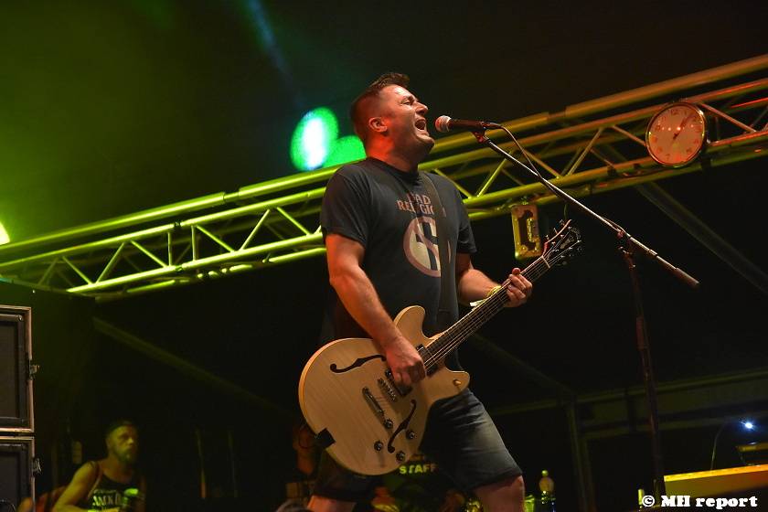 Pekelný ostrov Holýšov: V první den došlo na žádost o ruku, vystoupili David Koller, Harlej nebo Alkehol