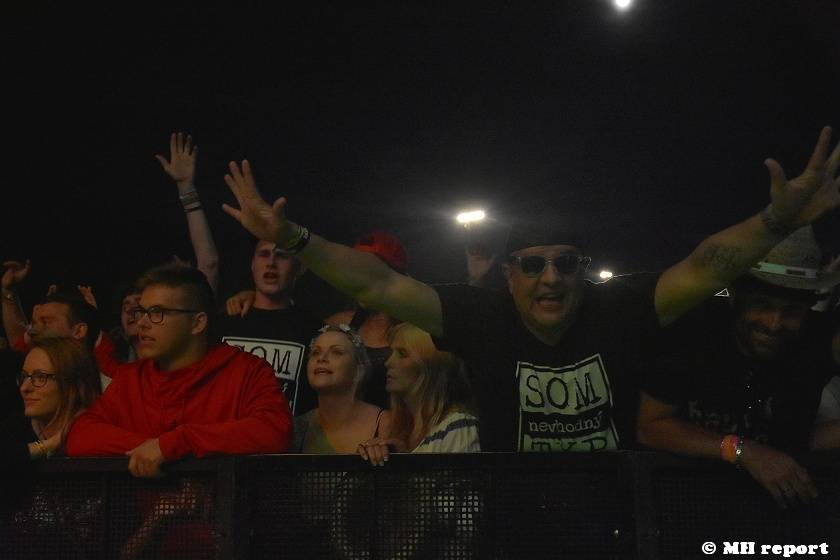 Pekelný ostrov Holýšov: V první den došlo na žádost o ruku, vystoupili David Koller, Harlej nebo Alkehol