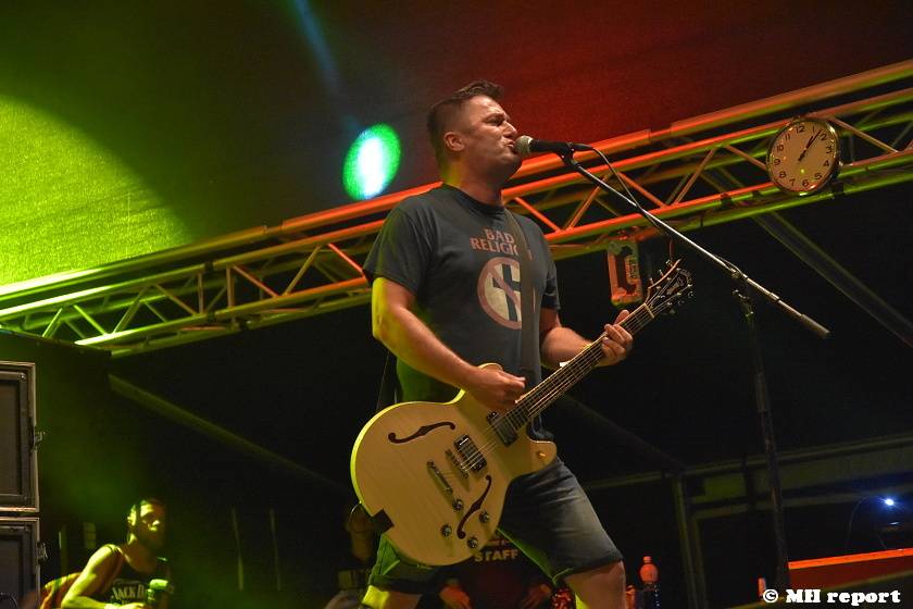 Pekelný ostrov Holýšov: V první den došlo na žádost o ruku, vystoupili David Koller, Harlej nebo Alkehol