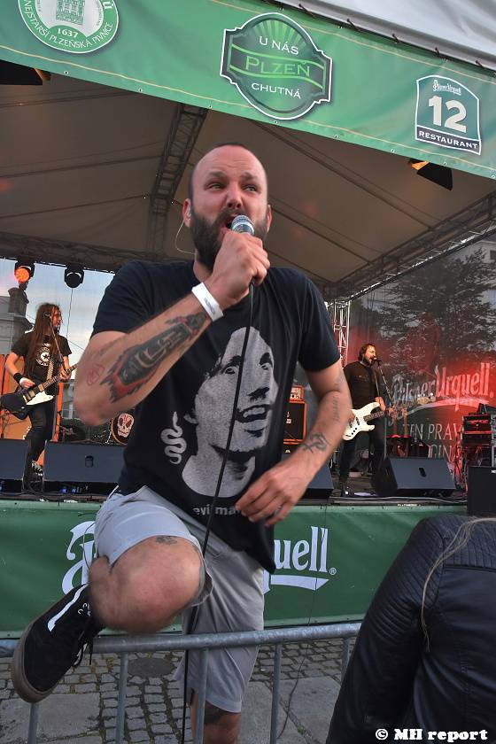 Kurtizány z 25. Avenue zahráli v Plzni v pivovaru