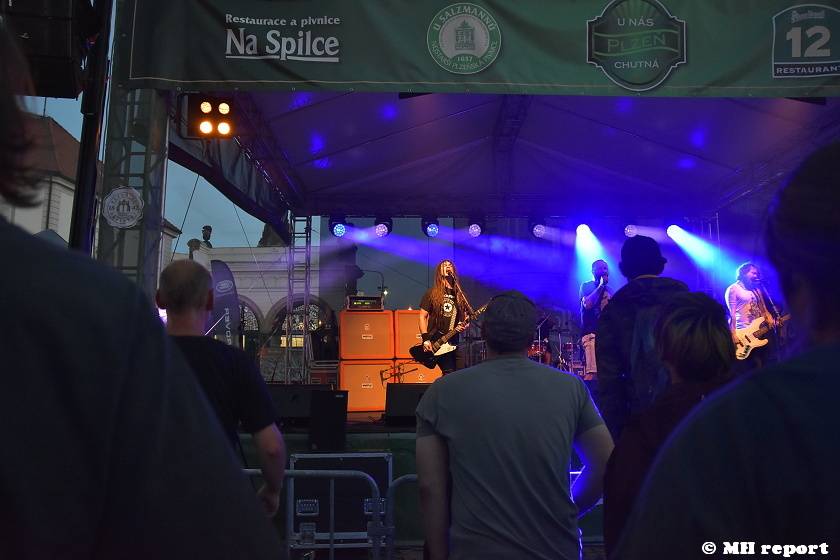 Kurtizány z 25. Avenue zahráli v Plzni v pivovaru