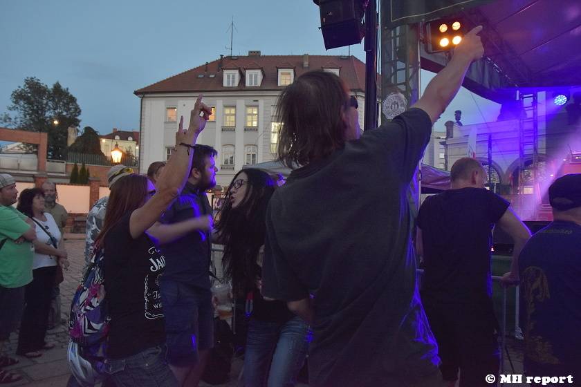 Kurtizány z 25. Avenue zahráli v Plzni v pivovaru