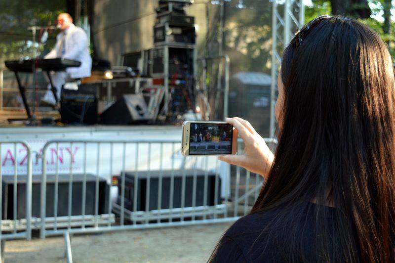 Letňák s RockZone zakotvil na Střeleckém ostrově, zahráli Ovoce nebo The Switch