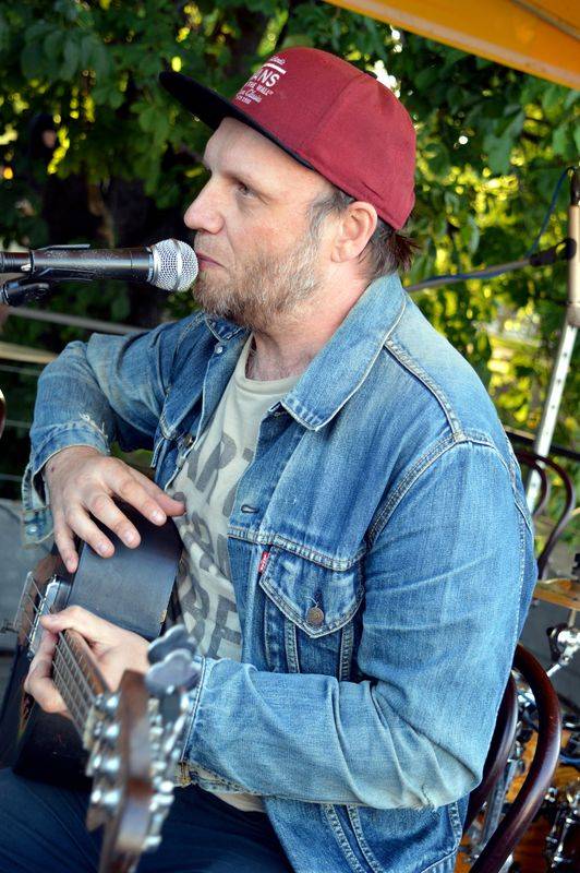 Letňák s RockZone zakotvil na Střeleckém ostrově, zahráli Ovoce nebo The Switch