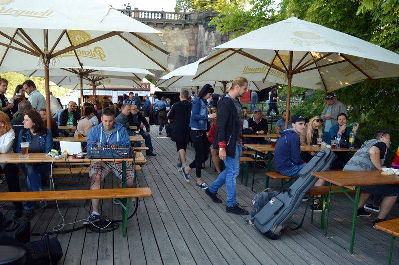 Letňák s RockZone zakotvil na Střeleckém ostrově, zahráli Ovoce nebo The Switch