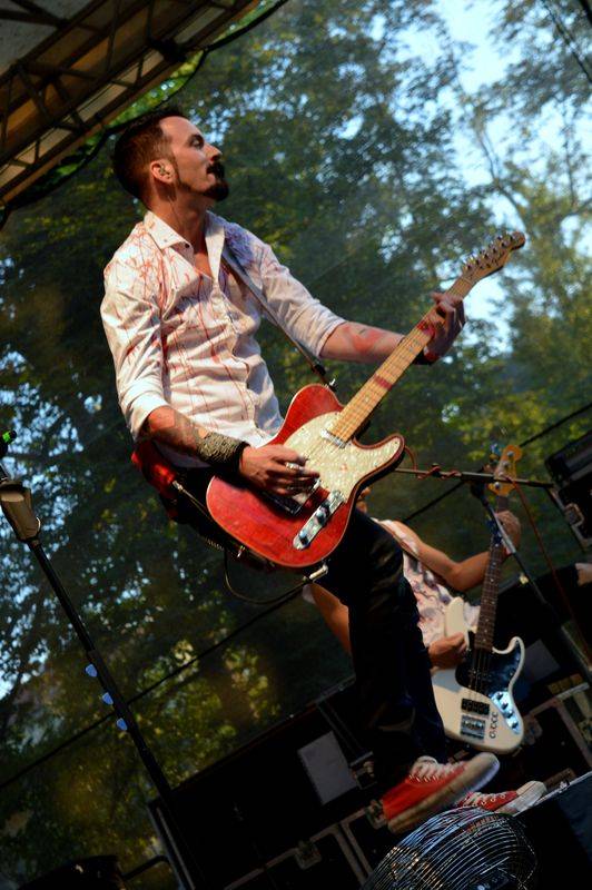 Letňák s RockZone zakotvil na Střeleckém ostrově, zahráli Ovoce nebo The Switch