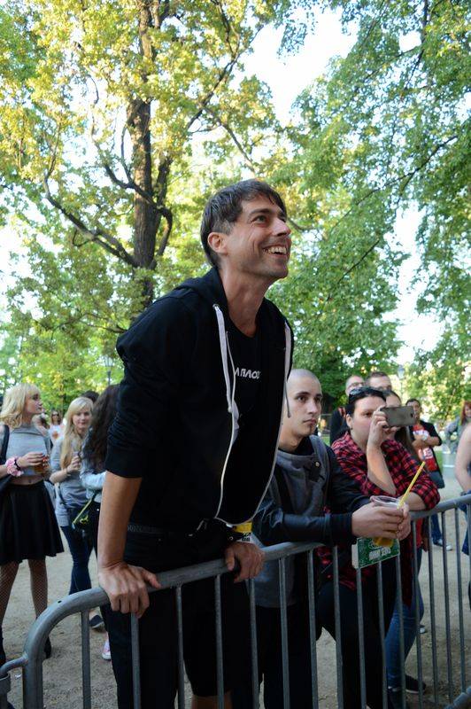 Letňák s RockZone zakotvil na Střeleckém ostrově, zahráli Ovoce nebo The Switch