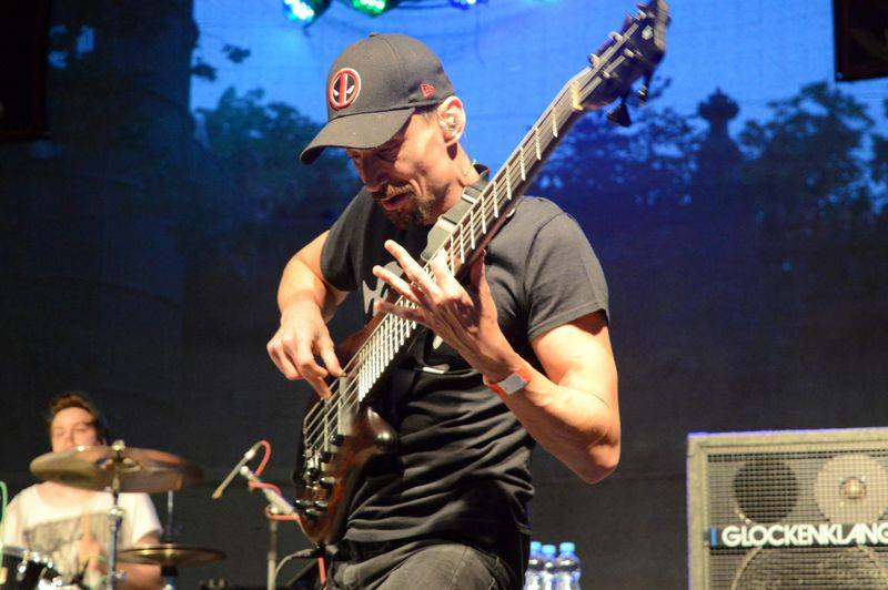 Letňák s RockZone zakotvil na Střeleckém ostrově, zahráli Ovoce nebo The Switch