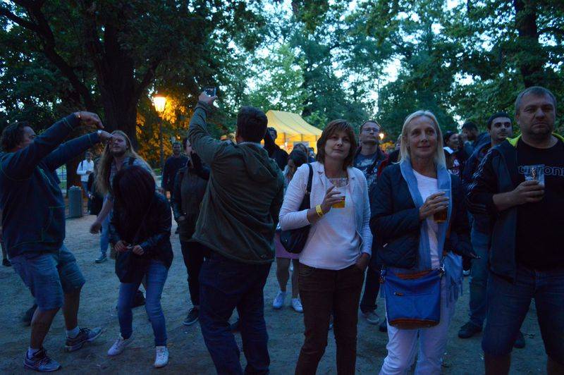 Letňák s RockZone zakotvil na Střeleckém ostrově, zahráli Ovoce nebo The Switch