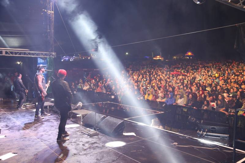 Festival Hrady CZ začal na Točníku, v pátek vystoupili Rybičky 48, Vypsaná Fixa nebo Vladimir 518