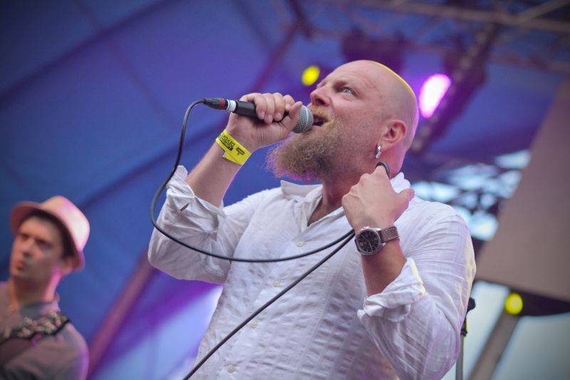 Divokej Bill dorazil na vlně Tsunami do Výravy