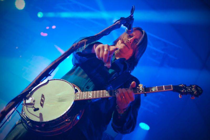 Divokej Bill dorazil na vlně Tsunami do Výravy