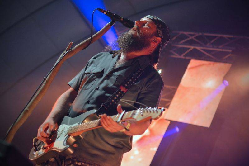 Divokej Bill dorazil na vlně Tsunami do Výravy