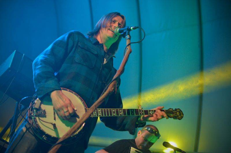 Divokej Bill dorazil na vlně Tsunami do Výravy