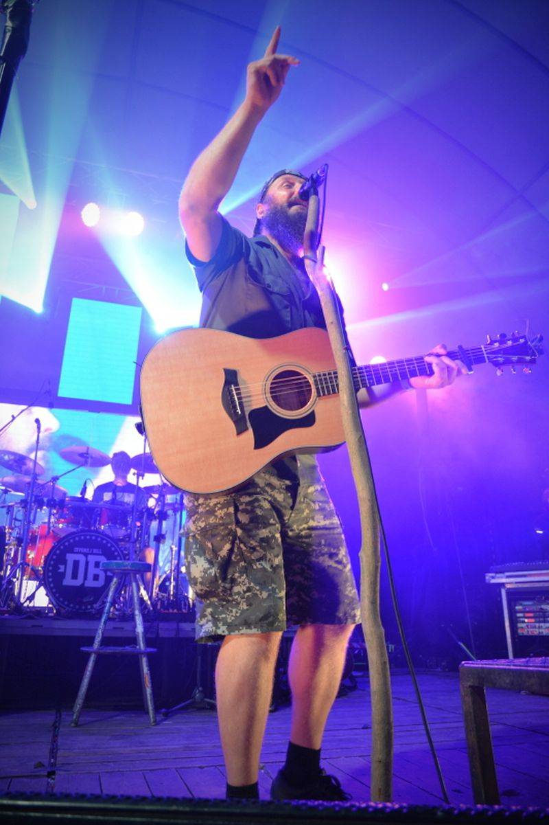 Divokej Bill dorazil na vlně Tsunami do Výravy