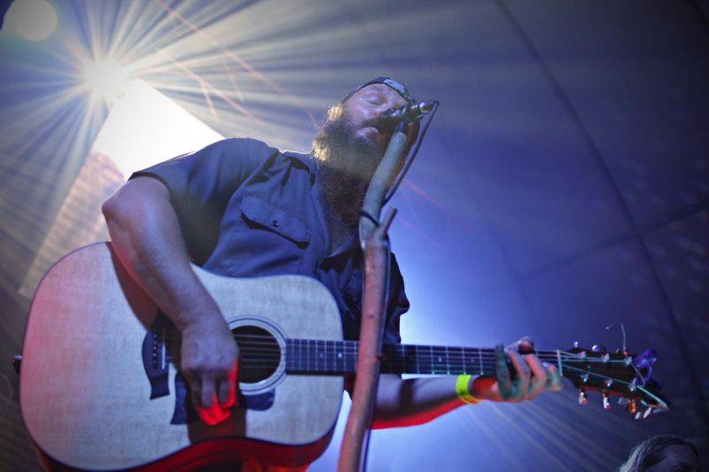 Divokej Bill dorazil na vlně Tsunami do Výravy