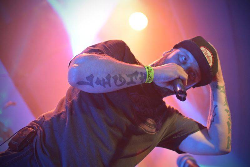 Divokej Bill dorazil na vlně Tsunami do Výravy